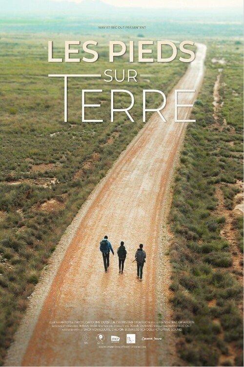 Les pieds sur terre