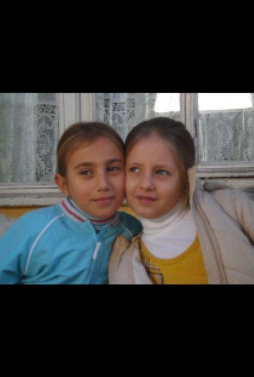 Ece ile Neşe