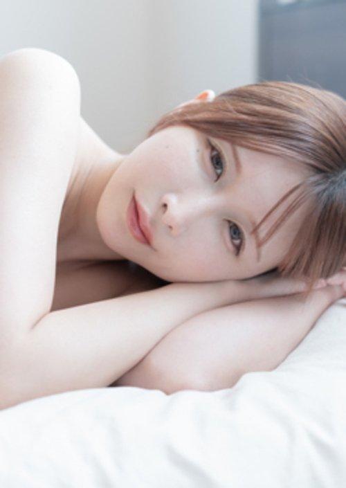 むっちり未亡人　暴かれた秘め事
